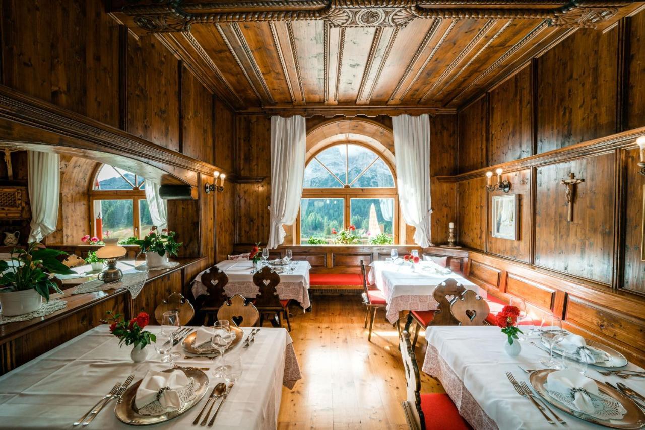Hohe Gaisl Hotel Braies  Exterior photo
